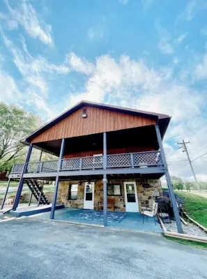 2 Bed/2 Bath with Large Kitchen/Gathering Space #8