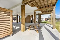 Sea La Vie - A Stunning Beach Retreat!