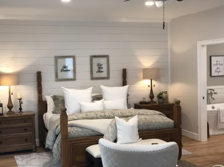 Lux Vineyard Escapes-Romantic Guest Suite