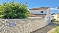 Le Clos des Flots, La Flotte - House "La Plage" - private patio, private parking