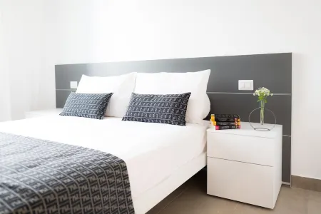 Apartment first row sea, air conditioning, flat screen TV,