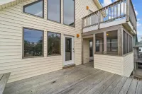 Renovated, Pet-Friendly,  with HOT TUB - Highly Walkable Location