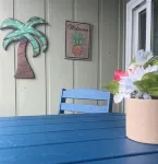 Island Time is the Best Time! 1BR, 1BA, Full Kitchen, Balcony, Pool, etc.