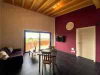 Quietly Located Apartment on the Pond on the Upper Floor with Balcony