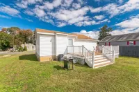 Cozy Beach Cottage just minutes from historic Cape May Pet Friendly!