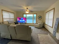 Eagle's Landing on the Rock River, Pontoon Available to Rent - 3-Star