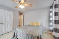 Mighty Mansion w/3,300 SF - 9 mins to Downtown + NCSU. 8 Beds Great for Groups! Institute for Advanced Analytics附近的飯店