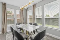 Luxe-haven: Brand New Luxury Designer Home in Garland Texas Hotels in Garland