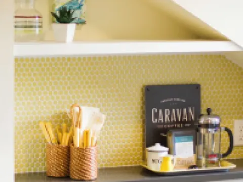 Adorable attic cottage in the heart of Oregon Wine Country. Hotels in Newberg