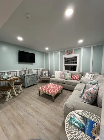 Super Cute coastal cottage! Close to Surf City NC and Topsail Island beaches! Отели в г. Стамп Саунд