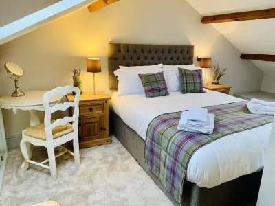 One bed Detached Converted Barn With Panoramic Views of the Wharf & Aire Valley Hotels near Oxenhope Station - Keighley & Worth Valley Railway