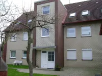 Apartment, ground floor, 45m2, for 4 people, parking space, approx. 2 km to the beach Hotels in Sahlenburg