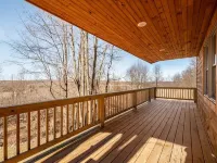 Mountain Life Hotels in McHenry