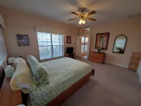 Fox Den- MAGNIFICENT Lake View! 5 minute walk or drive to shoreline!