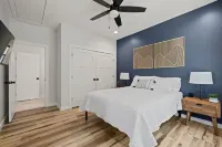 Bearside Retreat - Brand new, pet friendly, & 3 private acres minutes from town!