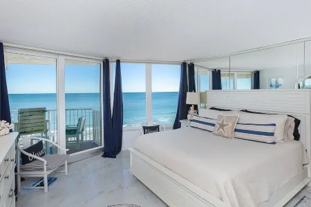 The Shores Club #804 -Beachside Condo-Pickleball Court-Heated Pool-Outdoor Grill