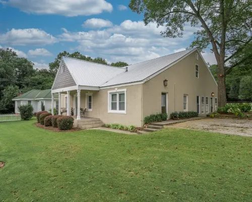 Close to Beautiful Downtown Monroe, Georgia Hotels in Monroe