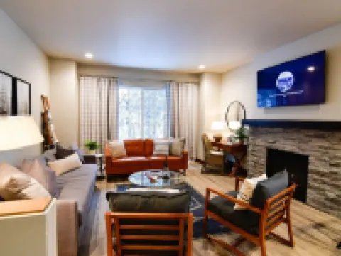 THE MCCALL HIDEAWAY - Cozy Downtown Retreat Hotels in McCall