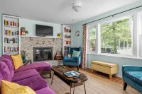 3/4 Mile to the Beach - Breakfast Included - King Beds - Family & Dog Friendly Hotels in Hagar Township