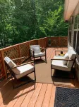 Cozy lakeside cottage- fire pit/lake access