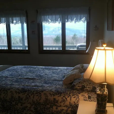 Peaceful, Family Friendly, Heated Outdoor Pool, Awesome Views, Near Story Land