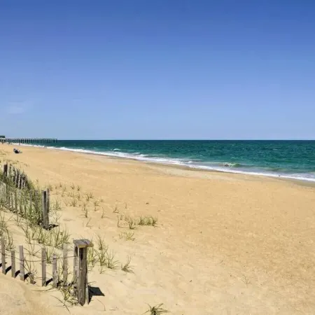 Outer Banks Haven: Pet-Friendly, Walk-to-Beach, EV Charging, Updated Kitchen