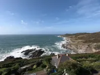 Montagu Steps 3 bedroom apartment with sea views