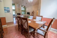 Lake House - Gorgeous Lake Views, Kayaks, Game Room, Fire Pit, Family Friendly