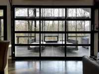 Modern Luxe Has Everything Huge Deck, Jacuzzi, Glam Outdoor Fireplace and Pond!