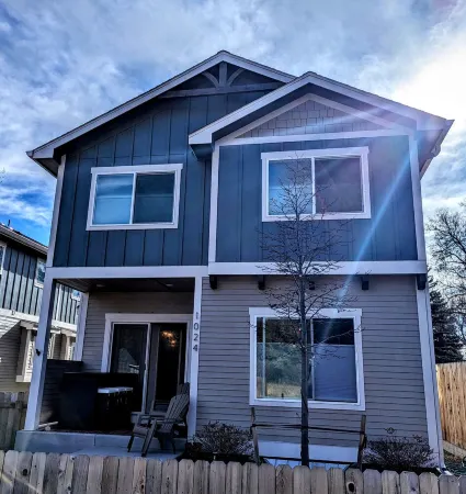 5th Street Retreat, quiet townhome a short walk from the heart of Loveland