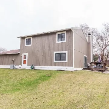 Holiday-Ready 3Br and 2BA Sleeps 9 in Fishers