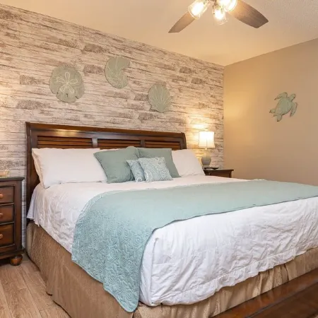 "BEACHFRONT" 4th Floor Condo ~ Phoenix East ~ Balcony ~ ORANGE BEACH OCEANFRONT