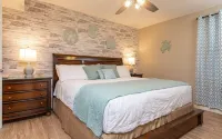 "BEACHFRONT" 4th Floor Condo ~ Phoenix East ~ Balcony ~ ORANGE BEACH OCEANFRONT - Private Pools