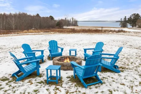 2 minutes to Lamoine State Park! Ocean View, Fire pit, & Games