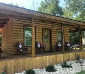 Cozy Aggie Game-Day Country Cabin w/ full porch and outdoor amenities Hotels in Madison County