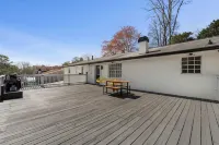 Cozy Haven Near Braves & Airport