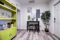 Cozy 2 bedroom Near Downtown Pet-Friendly