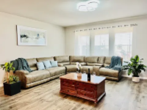 Varona's Paradise: Stunning New Luxury Home