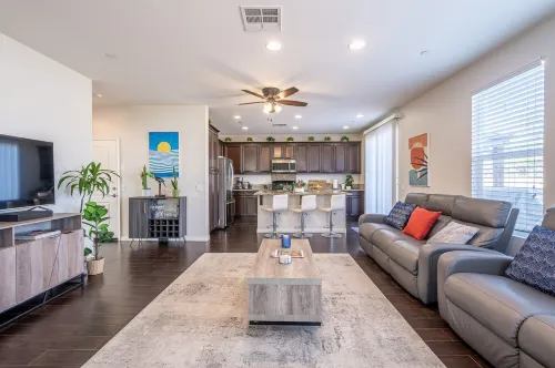 Spacious Home 7mi to Beach, King Bed, Spa, Firepit, Games, Perfect for Groups