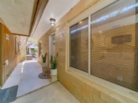 Under the Oaks, a charming, romantic retreat with hot tub and sauna Hoteles en Universal City