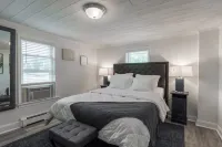 Clean Luxurious Retreat, Parking, Restaurants, Near New Hope. <1mile Del river