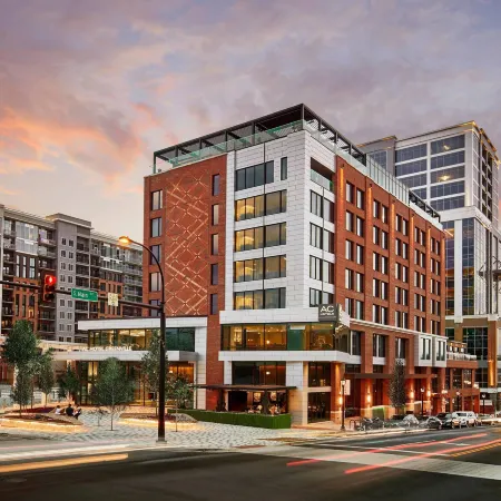 AC Hotel Greenville Отели рядом с достопримечательностью «Театр Warehouse»