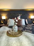 Newly Renovated Stylish 3rd Floor Apartment 5 mins from Country Club Plaza