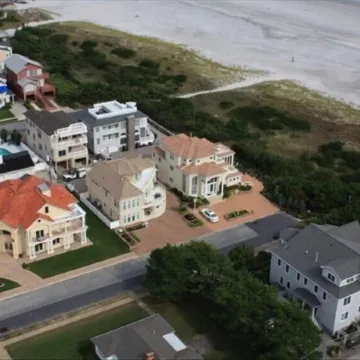 Luxury Mediterranean Mansion -Pool, Elevator, Roof Deck,3rd House From The Beach