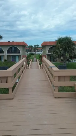 UPDATED BEACHFRONT & DOG FRIENDLY-BREED RESTRICTIONS