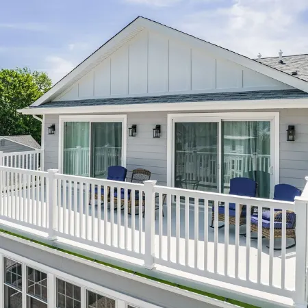 7 Bed/4 Bath, Salt Water Pool, Walk to beach/boardwalk