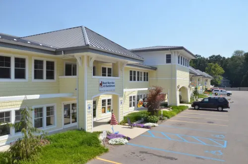 Staterooms 2K, Road View, newly built, seasonal heated pool, beach nearby