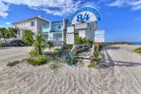 Beach at your toes, sand in your hands. Come and enjoy "Sea La Vie"