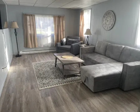 Cozy Retreat close to I-90 exit 30, Cooperstown, and Utica Hotels in Herkimer County