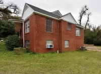 Spacious 4-Bdrm house in Ruston with WiFi and AC & Wonderful front & back porch